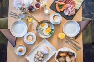 Opsi sarapan yang tersedia untuk tamu di Apparthotel Feldhof - Living and Bistro