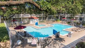 Bazén v ubytování Motel 6-Addison, TX - Dallas nebo v jeho okolí