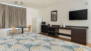 Postel nebo postele na pokoji v ubytování Motel 6-Addison, TX - Dallas