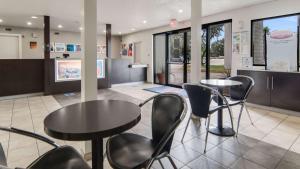 Kuchyň nebo kuchyňský kout v ubytování Motel 6-Addison, TX - Dallas