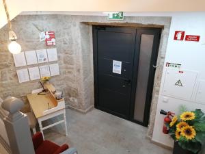 Imagem da galeria de ALOJAMENTO GIRASSOL - Guest House - Quarto com casa de banho privativa em Castelo Branco