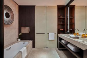 Kamar mandi di Hyatt Regency Wuhan Optics Valley