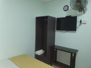 TV a/nebo společenská místnost v ubytování Hotel Permai Melaka Raya