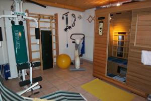 Fitness centrum a/nebo fitness zařízení v ubytování Gästehaus Kübler