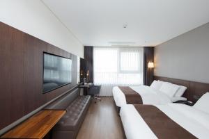 TV o dispositivi per l'intrattenimento presso Ramada by Wyndham Daejeon