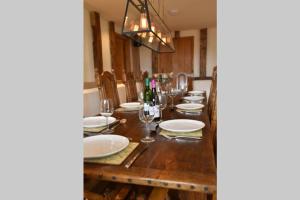 Afbeelding uit fotogalerij van Old Oak Barn - Beautiful barn conversion with wonderful Jacuzzi hot tub in Stowmarket