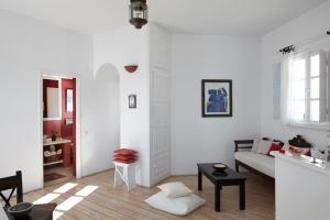 A seating area at Altana Heritage Suites