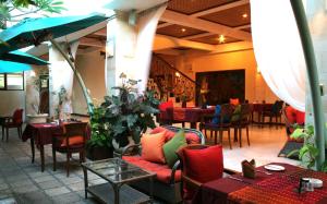 Restoran ili drugo mesto za obedovanje u objektu Bali Emerald Villas