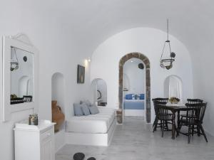 A seating area at Altana Heritage Suites