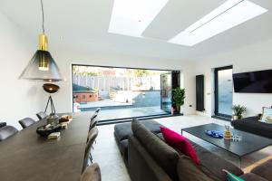 Gallery image of Villa Neptune at Rounton Villa by Maison Parfaite - Hot Tub - Parking - Robin Hoods Bay in Robin Hood's Bay