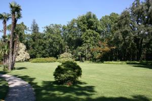 Jardín al aire libre en Lord Byron Apartment
