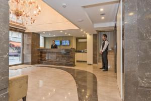 Vstupní hala nebo recepce v ubytování Bisetun Hotel + 37 fotografií