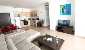 พื้นที่นั่งเล่นของ Glabur Stays - The Nicosia Elite - Exceptional Top Floor Apartment Nicosia City, Welcomes U!!!