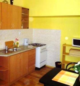 A kitchen or kitchenette at Chata pod Orechom