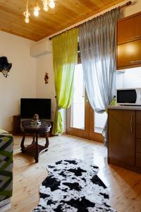 Oli's apartment - Image 12