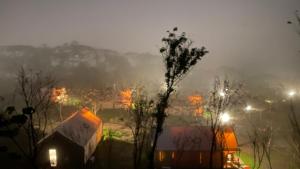 Fotografie z fotogalerie ubytování Mountain Moon Hot Spring Camp Site v destinaci Liugui