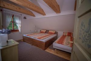 Katil atau katil-katil dalam bilik di ZSUZSI-LAK