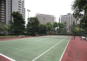 Tenis a/nebo squash v ubytování The Sultan Hotel & Residence Jakarta nebo okolí
