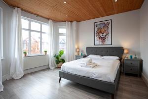 Gallery image of The Safari House - Your Ultimate Relaxation Destination in Manchester