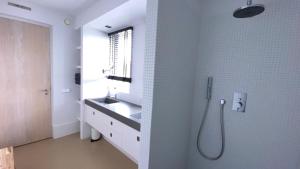 Een badkamer bij Kaap Hoorn Club Bed en Breakfast