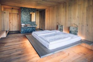 Voodi või voodid majutusasutuse Hirzinger - Gasthaus und Hotel toas
