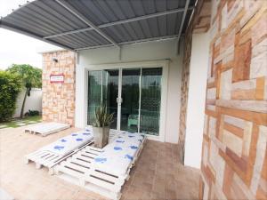 Gallery image of Cheap Pool Villa Hauhin (3 BR 1 Lounge) European Kitchen in Hua Hin