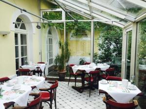 Restaurace v ubytování Hotel Altes Pfarrhaus Beaumarais