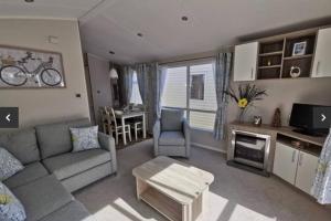 Gallery image of Glade Lodge- North Devon Coast, Bideford Bay Caravan Park in Bideford