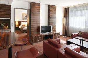 Area tempat duduk di Holiday Inn Almaty, an IHG Hotel