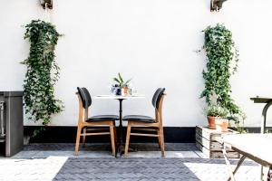 Ein Sitzbereich in der Unterkunft Hello I'm Local - Boutique Hostel