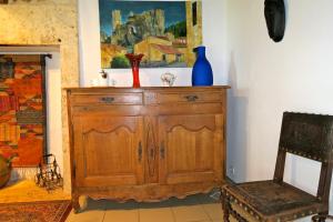 TV a/nebo společenská místnost v ubytování Les Hauts de Sentelines cottage