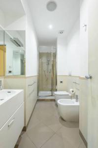 A bathroom at Visconti apartment. Még 29 kép