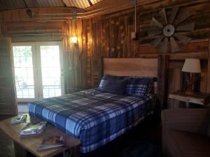 Krevet ili kreveti u jedinici u objektu The Mountaineer - Rustic Mountain Yurt