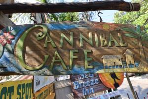 Un certificado, premio, cartel u otro documento en Seabreeze Inn