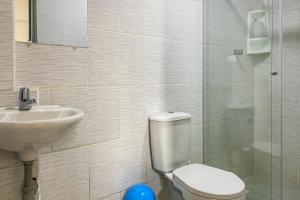 Koupelna v ubytování Ayenda 1138 Apartahotel 109 + 24 fotografií