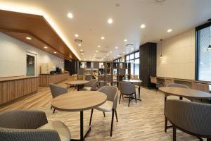 Een zitgedeelte bij Washington R&B Hotel Nagoya Ekimae