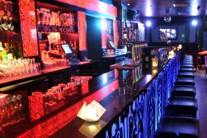 Ο χώρος του lounge ή του μπαρ στο The Shirley Arms Hotel