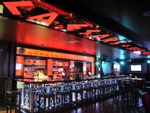 Ο χώρος του lounge ή του μπαρ στο The Shirley Arms Hotel