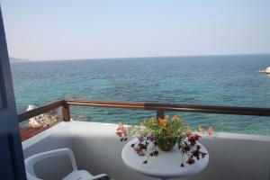 Gallery image of Lemos Hotel in Kokkari