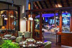 Ресторан / где поесть в Dinarobin Beachcomber Golf Resort & Spa