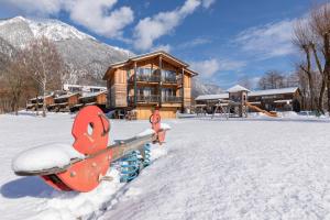 Obiekt Lake Resort Pressegger See zimą