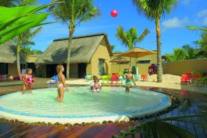 Бассейн в Trou aux Biches Beachcomber Golf Resort & Spa или поблизости
