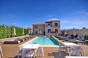 Piscine de l'établissement Elafonisos Resort ou située à proximité