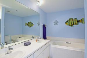 Ένα μπάνιο στο On the Beach, Walk to Village, Watch the Sunsets from Balcony +52 φωτογραφίες