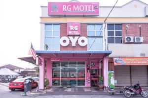 החזית או הכניסה של Super OYO 89348 Rg Motel