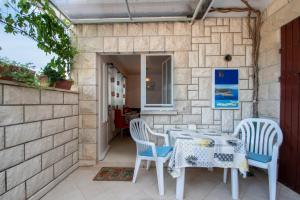 Patio alebo iná vonkajšia časť ubytovania Apartment Ružica + 37 fotografií