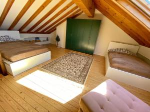 Кровать или кровати в номере Cozy mountain apartment in Platres