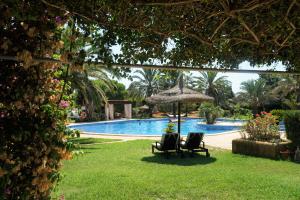 Basen w obiekcie Agroturismo Finca Sa Tanca lub w pobliżu