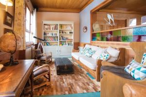 Posezení v ubytování ALPINA LODGE VANOISE ex hotel du soleil