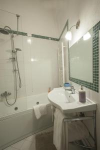 Ванна кімната в Residence San Pietro Barisano